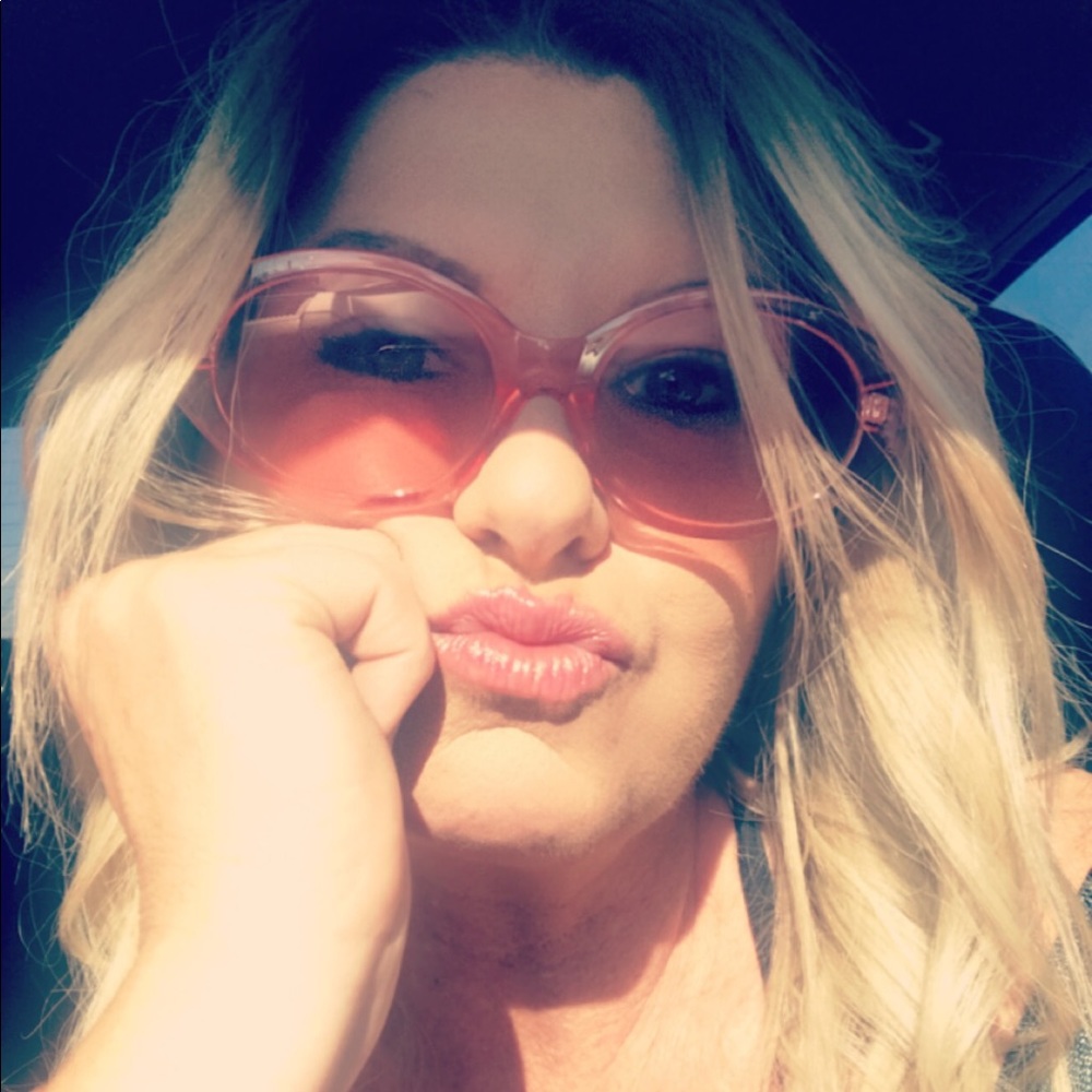 Meet your Posher, Jennifer